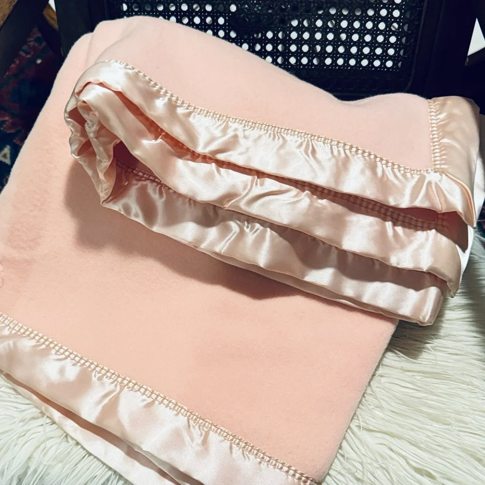 Baby Chatham  Pink  100% Wool Blanket W/ Trim Made  41” x 60”